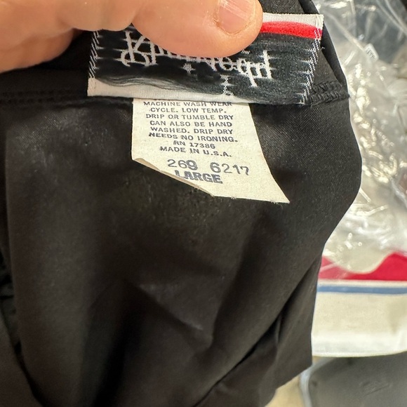 Vintage Women's Black Button-Down Shirt - Picture 4 of 5